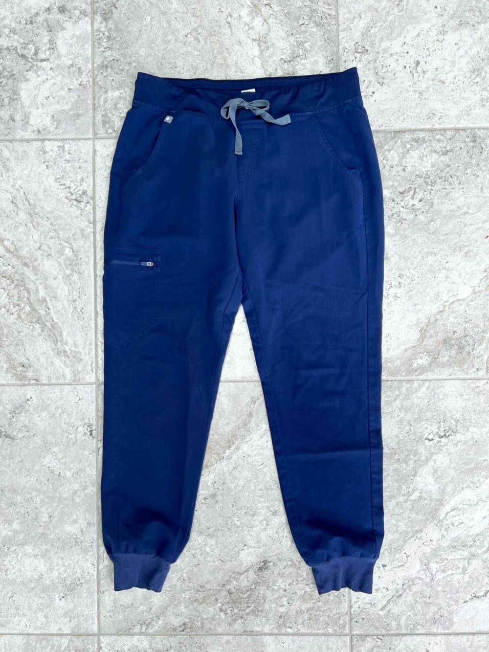 FIGS Women's Zamora Jogger Scrub Pants in Navy Blue (PO# 1557), size M